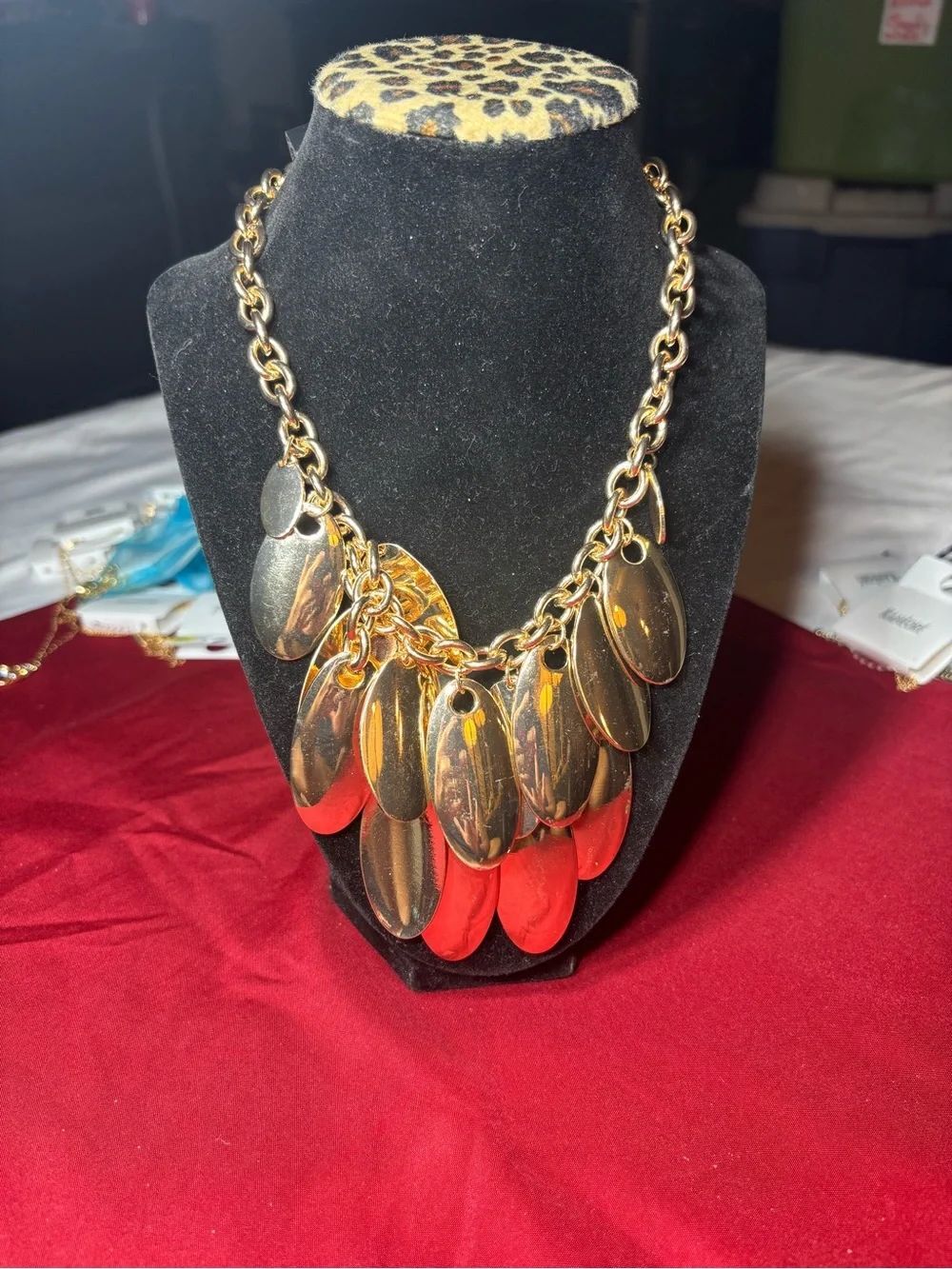 18” New Gold Statement Disc Necklace - Women Jewelry MSRP $60
